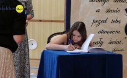 Żegnaj szkoło – zakończenie roku klas ósmych w SP nr 3