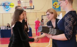 Żegnaj szkoło – zakończenie roku klas ósmych w SP nr 3