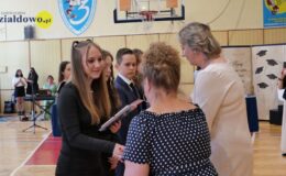 Żegnaj szkoło – zakończenie roku klas ósmych w SP nr 3