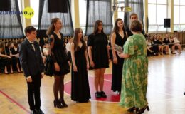 Żegnaj szkoło – zakończenie roku klas ósmych w SP nr 3