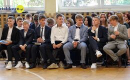 Żegnaj szkoło – zakończenie roku klas ósmych w SP nr 3