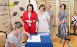 Żegnaj szkoło – zakończenie roku klas ósmych w SP nr 3