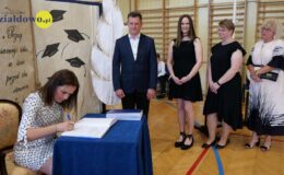 Żegnaj szkoło – zakończenie roku klas ósmych w SP nr 3