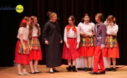 Magiczna podróż po świecie dziecięcej wyobraźni. Przedstawienia „Przygoda Stracha na Wróble” i „Delicja” w MDK w Działdowie