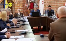 Burmistrz Grzegorz Mrowiński otrzymał votum zaufania i absolutorium