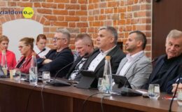 Burmistrz Grzegorz Mrowiński otrzymał votum zaufania i absolutorium