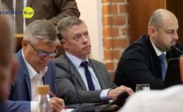 Burmistrz Grzegorz Mrowiński otrzymał votum zaufania i absolutorium