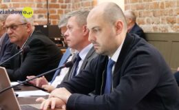 Burmistrz Grzegorz Mrowiński otrzymał votum zaufania i absolutorium