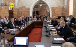 Burmistrz Grzegorz Mrowiński otrzymał votum zaufania i absolutorium