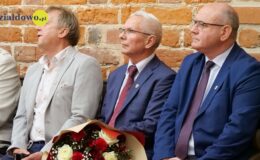 Burmistrz Grzegorz Mrowiński otrzymał votum zaufania i absolutorium