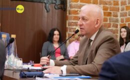 Burmistrz Grzegorz Mrowiński otrzymał votum zaufania i absolutorium