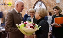 Burmistrz Grzegorz Mrowiński otrzymał votum zaufania i absolutorium