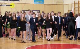 Żegnaj szkoło – zakończenie roku klas ósmych w SP nr 3