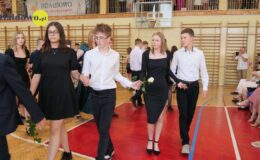 Żegnaj szkoło – zakończenie roku klas ósmych w SP nr 3