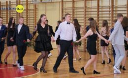 Żegnaj szkoło – zakończenie roku klas ósmych w SP nr 3