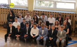 Żegnaj szkoło – zakończenie roku klas ósmych w SP nr 3