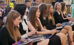 Żegnaj szkoło – zakończenie roku klas ósmych w SP nr 3