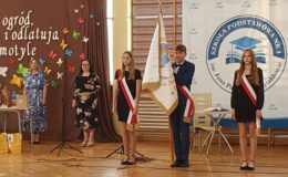 Pożegnań nadszedł czas – ósmoklasiści z SP nr 4 opuścili mury swojej szkoły