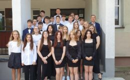 Pożegnań nadszedł czas – ósmoklasiści z SP nr 4 opuścili mury swojej szkoły