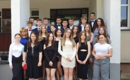 Pożegnań nadszedł czas – ósmoklasiści z SP nr 4 opuścili mury swojej szkoły