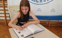Pożegnań nadszedł czas – ósmoklasiści z SP nr 4 opuścili mury swojej szkoły