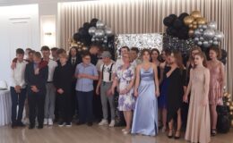 Pożegnań nadszedł czas – ósmoklasiści z SP nr 4 opuścili mury swojej szkoły