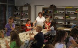 Potrawka z ogonów bobra i miseczki z gliny – pierwsza odsłona „Wakacji w Muzeum”