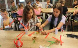 Potrawka z ogonów bobra i miseczki z gliny – pierwsza odsłona „Wakacji w Muzeum”