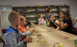 Potrawka z ogonów bobra i miseczki z gliny – pierwsza odsłona „Wakacji w Muzeum”