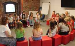 Potrawka z ogonów bobra i miseczki z gliny – pierwsza odsłona „Wakacji w Muzeum”