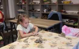 Potrawka z ogonów bobra i miseczki z gliny – pierwsza odsłona „Wakacji w Muzeum”