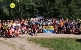 pamiątkowa fotografia uczestników 6. parkrun Działdowo