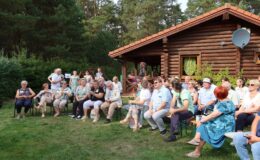 Wrześniowy upalny Piknik Literacki w Drzazgach