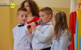 Pasowania na pierwszaka i Dzień Nauczyciela w SP nr 1