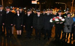 Osłonięto tablicę upamiętniającą tragicznie zmarłego na służbie druha
