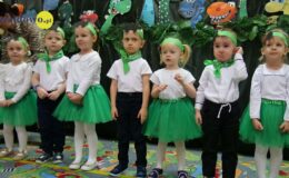 Pasowanie na przedszkolaka w Przedszkolu nr 5 w Działdowie – grupa Dinusie