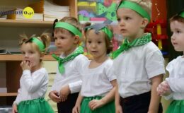 Pasowanie na przedszkolaka w Przedszkolu nr 5 w Działdowie – grupa Dinusie