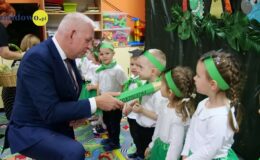 Pasowanie na przedszkolaka w Przedszkolu nr 5 w Działdowie – grupa Dinusie
