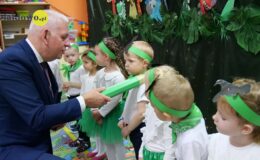 Pasowanie na przedszkolaka w Przedszkolu nr 5 w Działdowie – grupa Dinusie