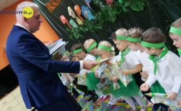 Pasowanie na przedszkolaka w Przedszkolu nr 5 w Działdowie – grupa Dinusie