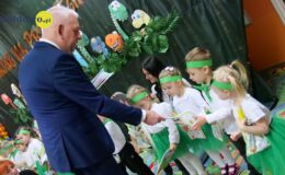 Pasowanie na przedszkolaka w Przedszkolu nr 5 w Działdowie – grupa Dinusie