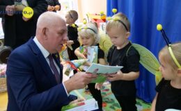 „Pszczółki” pasowane na przedszkolaka