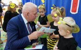 „Pszczółki” pasowane na przedszkolaka