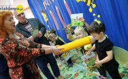 „Pszczółki” pasowane na przedszkolaka