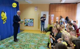 „Pszczółki” pasowane na przedszkolaka