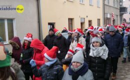 Sztafeta z Mikołajem po raz dziesiąty przeszła ulicami miasta