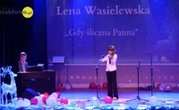 Świątecznie z uczniami nauczycielami szkoły muzycznej