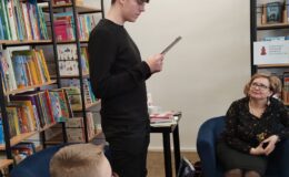 Poetka Renata Buczyńska odwiedziła młodzież z SP 4
