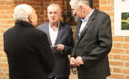 „Pejzaż z wodą w tle” wystawa fotograficzna Rajmunda Szczepańskiego w Muzeum Pogranicza