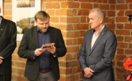 „Pejzaż z wodą w tle” wystawa fotograficzna Rajmunda Szczepańskiego w Muzeum Pogranicza